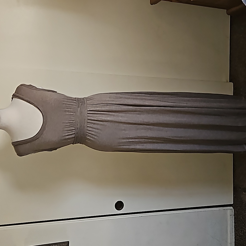 Max Studio sleeveless maxi dress size large